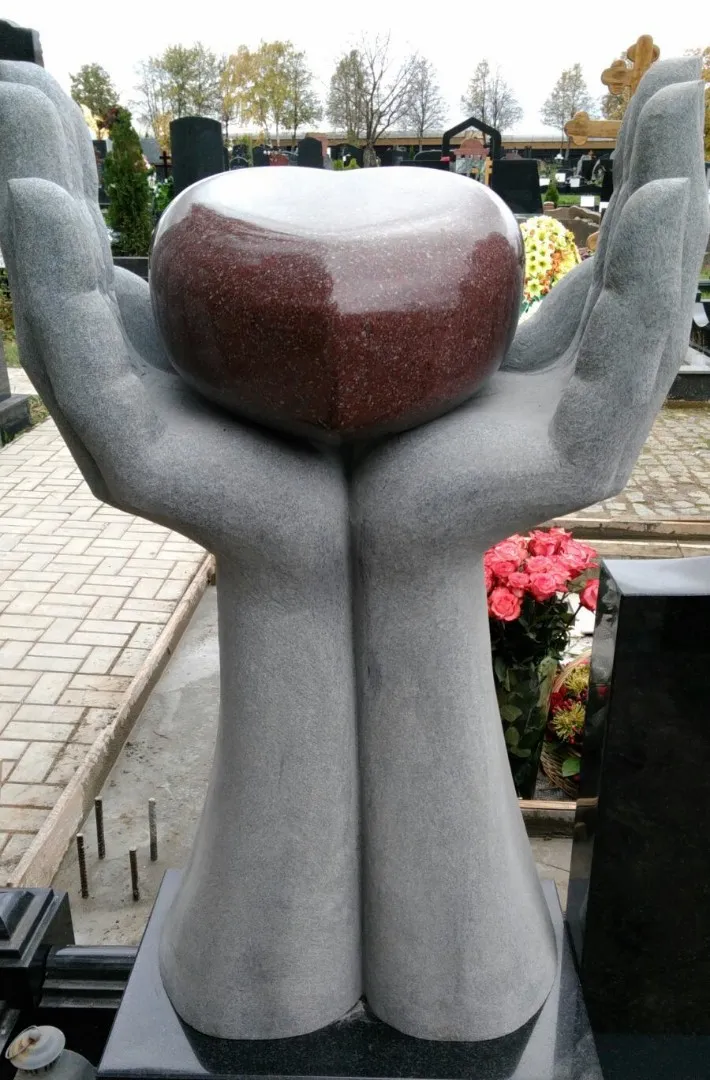 Эксклюзивный памятник с сердцем Троекуровское кл. ID: 1454