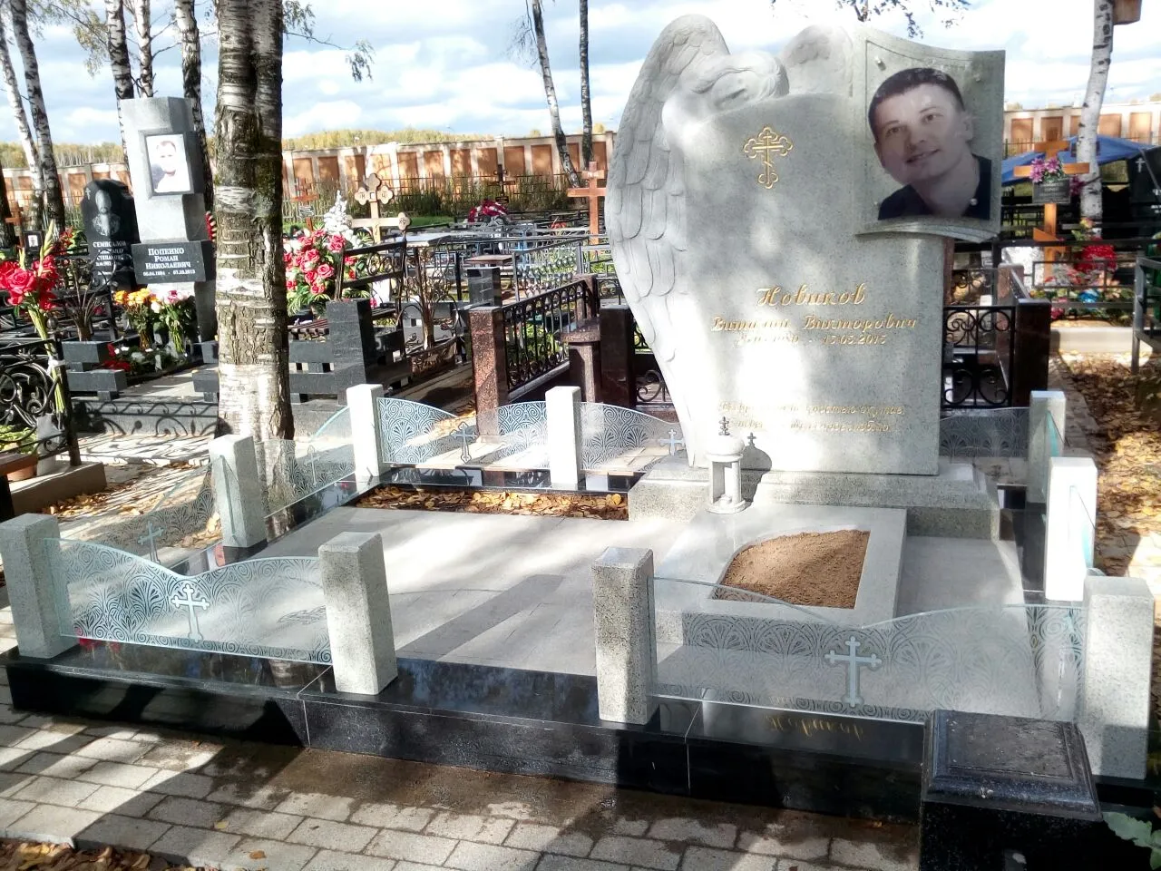 Памятник с ангелом Волковское кл. г.Мытищи ID: 1486