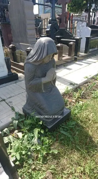 Скульптура на могилу